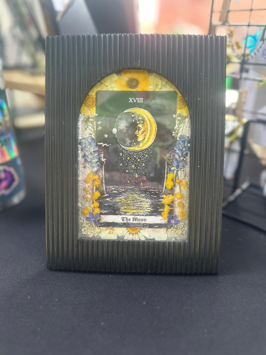 XVIII The Moon: Taylor Bryn Tarot Art