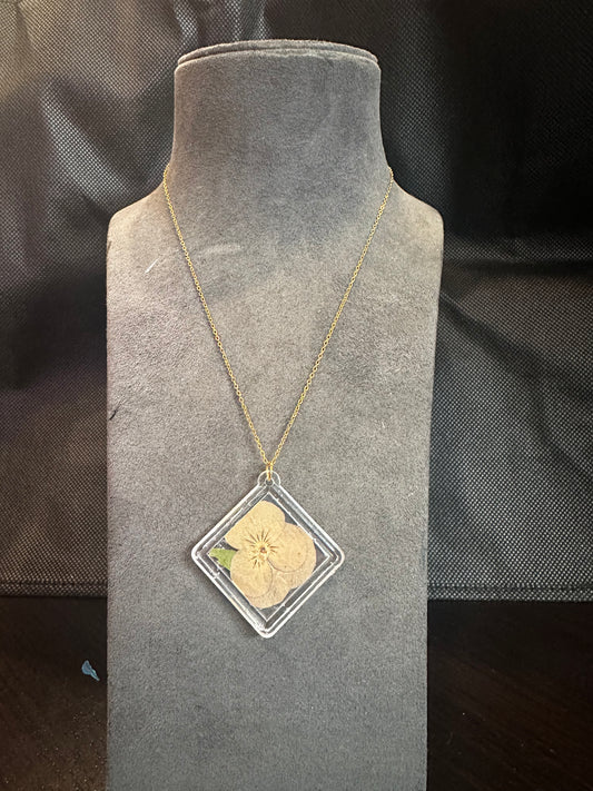 Necklace - gold chain B