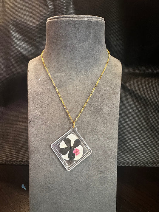 Necklace - gold chain C