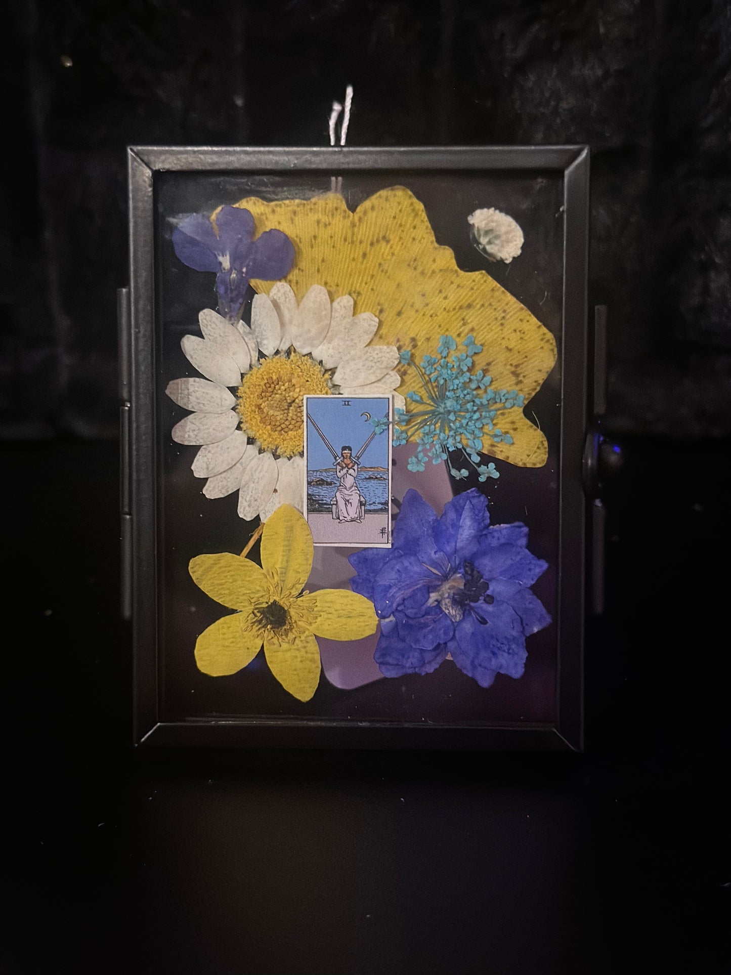 Mini - 2 of Swords (standing frame)
